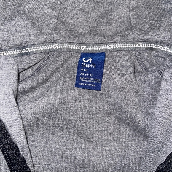 GapFit Kids Fit Tech Hoodie Performace Zip Up Grey Boys XS 4-5 - Picture 4 of 5